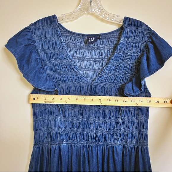GAP Organic Cotton Smocked Flutter Sleeve Denim Midi Dress with Washwell Medium - Picture 6 of 8